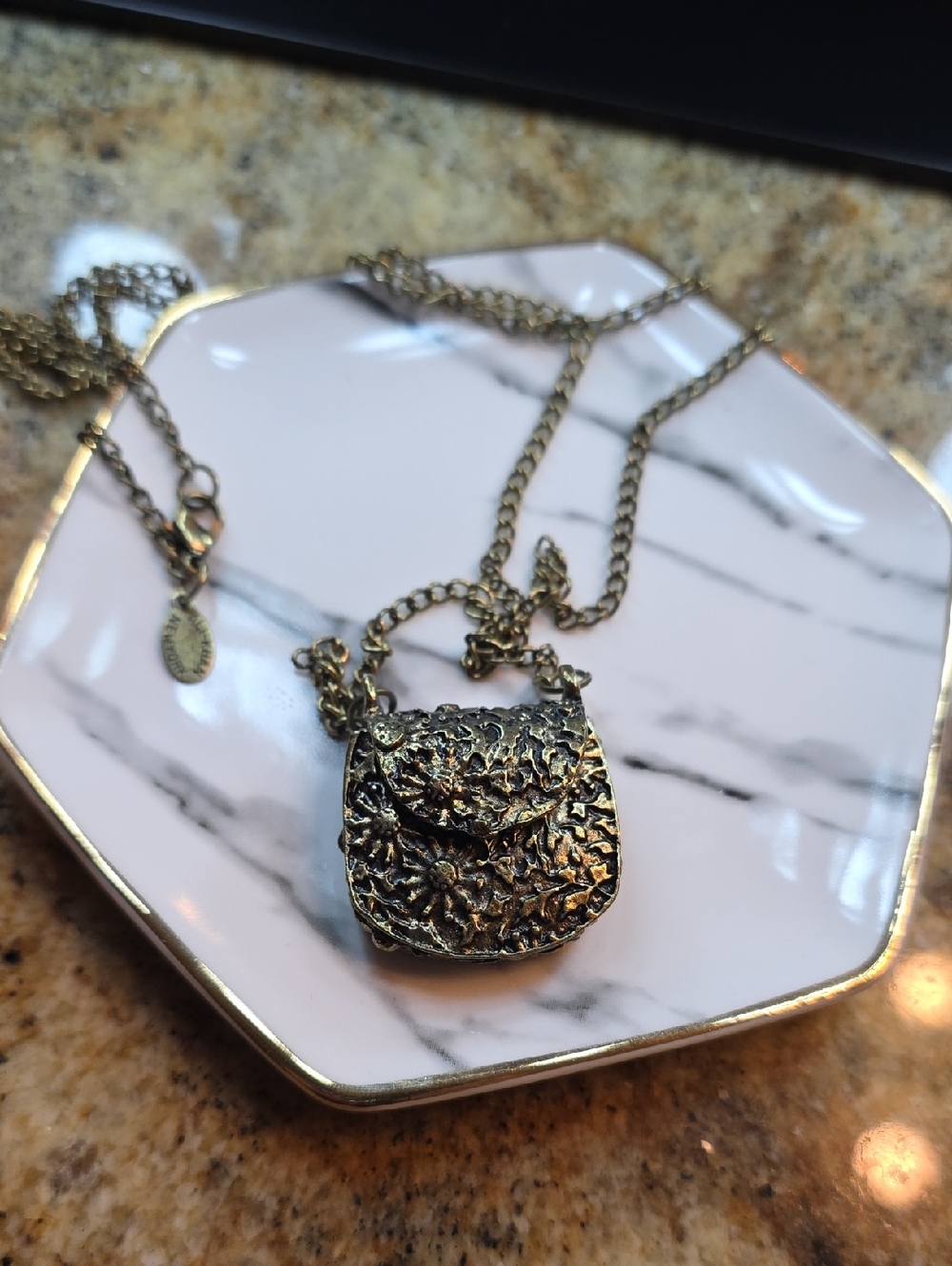 Cake Gold Floral Textured Purse Necklace